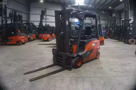 Electric - 4 wheels 2019  Linde E 18PH-02 - Nur 3.370 Stunden (1)