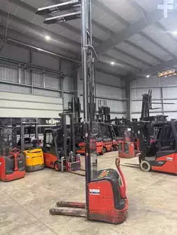 Pallet Stackers 2015  Linde L 16 Triplex (12)