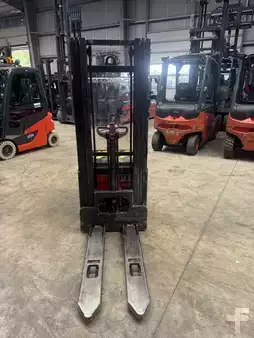 Pallet Stackers 2015  Linde L 16 Triplex (8)
