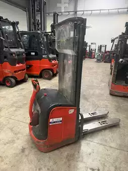Pallet Stackers 2014  Linde L 16 Triplex (1)