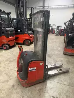 Pallet Stackers 2014  Linde L 16 Triplex (3)