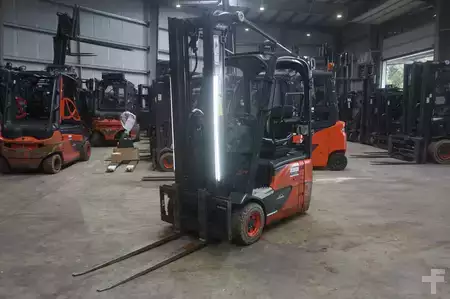 Sähkö - 3 pyör 2020  Linde E 14-02 - Triplex (1)