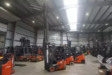 Sähkö - 3 pyör 2020  Linde E 14-02 - Triplex (2)
