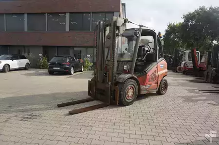 Nestekaasutrukki 2012  Linde H 45T-01 (1)