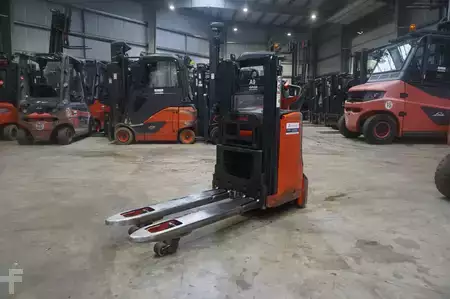 Magasemelésű béka 2021  Linde D 08 - 2021er (1)