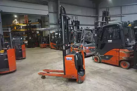 Magasemelésű béka 2021  Linde D 08 - 2021er (2)