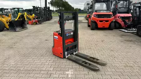 Ruční vysokozdvižný vozík 2019  Linde L 12i (15)
