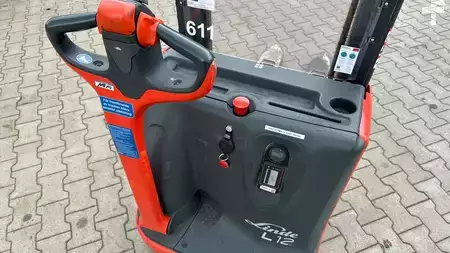 Ruční vysokozdvižný vozík 2019  Linde L 12i (4)
