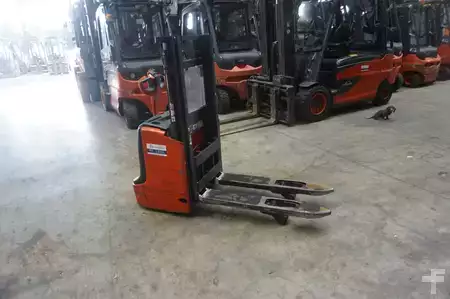 Ruční vysokozdvižný vozík 2019  Linde L 12i - Nur 1.192 Stunden (5)