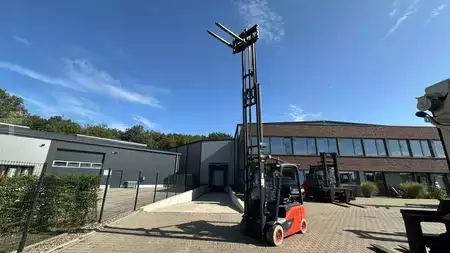 Elektro 4 Rad 2022  Linde E 16 P-02 (6)