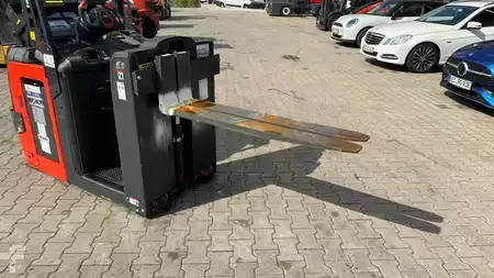 Plocktruckar vertikal 2021  Linde V 08-02 (9)