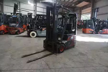 Elektro tříkolové VZV 2021  Linde E 12-02 - Baujahr 2021 - 3.556 Stunden (1)