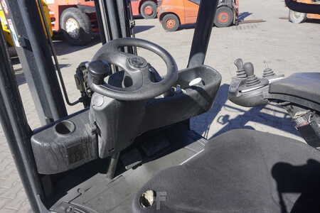 Nestekaasutrukki 2011  Linde H 18T-01 - Triplex (7)