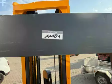 Työntömastotrukki 2014  Jungheinrich ETV 214 (2)