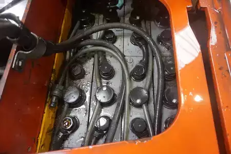 Lavtløftende truck 2001  Linde T 30 - Nur 275 Stunden (10)