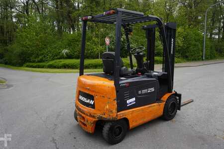 Elektryczne 4-kołowe 2013  Doosan B 25X-5 - Nur 4554 Stunden (4)