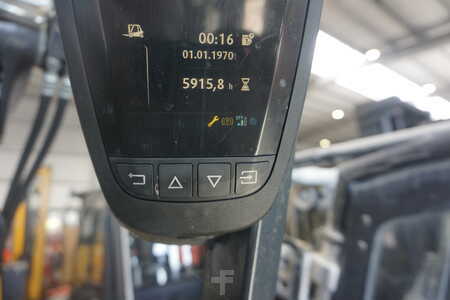 Chariots électriques à 4 roues 2017  Linde E 25HL-01/600 - 5.915 Stunden (2)