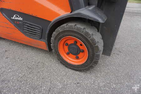 Sähkö - 3 pyör 2018  Linde E 16-02 - Nur 2097 Stunden (13)