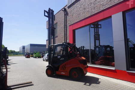 Carretilla elevadora GLP 2016  Linde H 40T-02 - Triplex (11)