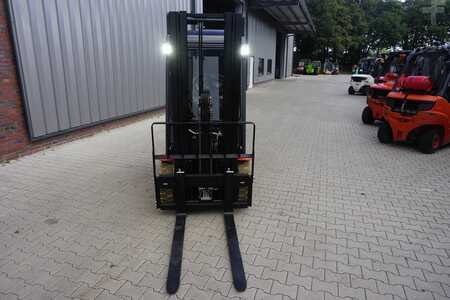 Electric - 4 wheels 2024  EP Equipment EFL 181 (2)