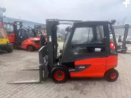 Elektro čtyřkolový VZV  Linde E 50 HL (1)