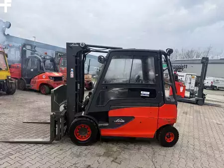 Elektro čtyřkolový VZV  Linde E 50 HL (2)