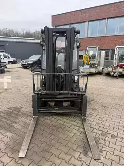 Elektro čtyřkolový VZV  Linde E 50 HL (3)