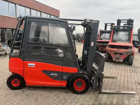 Elektro čtyřkolový VZV  Linde E 50 HL (4)
