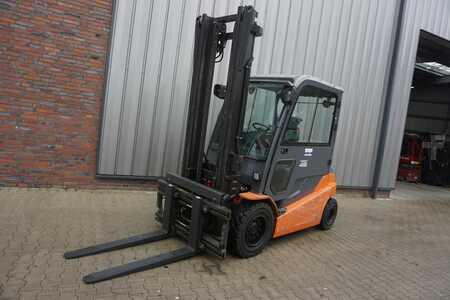 Elektro 4 Rad 2019  Toyota 8FBMT 45 - 4858 Stunden (1)