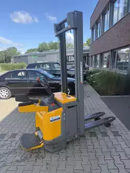 Stapelaars met staplatform  Jungheinrich ERC 216 z (1)