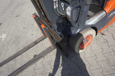 Sähkö - 3 pyör 2021  Linde E 16-02 - 2021er - Triplex (11)