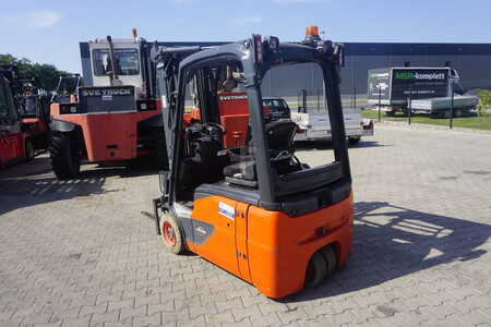 Sähkö - 3 pyör 2021  Linde E 16-02 - 2021er - Triplex (4)