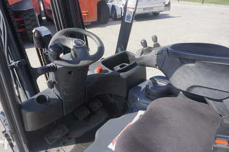 Sähkö - 3 pyör 2021  Linde E 16-02 - 2021er - Triplex (6)