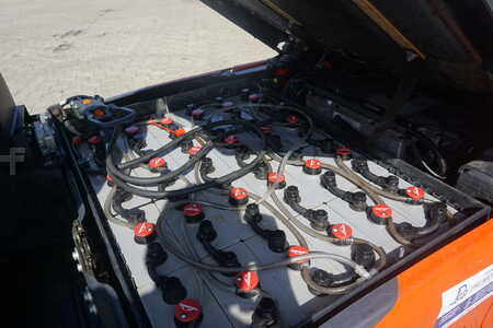 Sähkö - 3 pyör 2021  Linde E 16-02 - 2021er - Triplex (8)