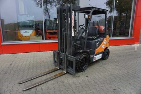 LPG Forklifts 2012  Doosan G 30E-5-Triplex (1)