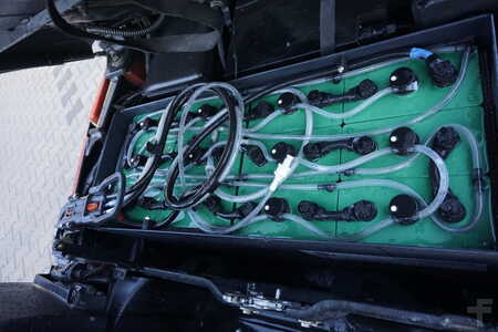 Elektryczne 3-kołowe 2010  Linde E 12 -01 - 2022 er Batterie (9)
