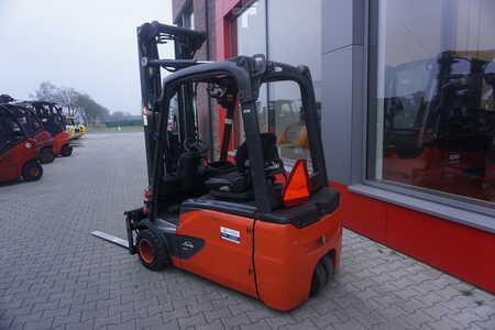 Chariots électriques à 3 roues 2015  Linde E 20L-02-Triplex-2023er Batterie (4)