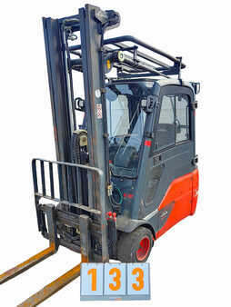 Chariots électriques à 4 roues 2016 Linde E18L EVO (1)