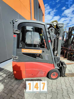 Chariots électriques à 3 roues 2012 Linde E16C (2)