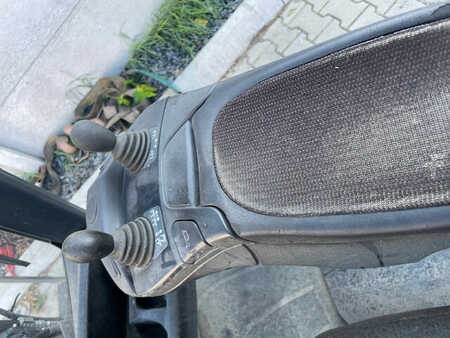 Chariots élévateurs GPL 2019 Linde H14T EVO (4)