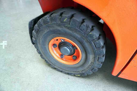 Chariots élévateurs GPL 2016  Linde H16T EVO (8)