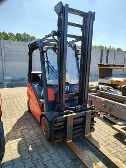 Chariots élévateurs diesel 2013  Linde H16D (1)