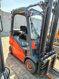 Chariots élévateurs diesel 2013  Linde H16D (2)