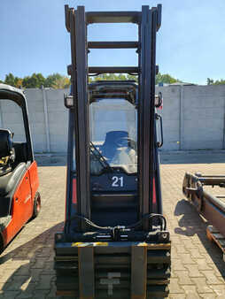 Chariots élévateurs diesel 2013  Linde H16D (3)