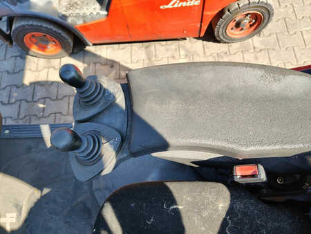 Chariots élévateurs diesel 2013  Linde H16D (6)