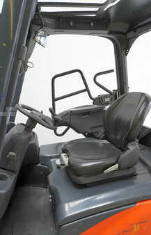 Chariots électriques à 3 roues 2019 Linde E16H EVO (3)