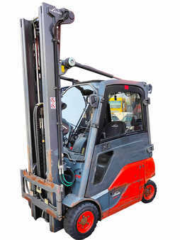 Sähkö - 4 pyör 2017 Linde E16P-02 (1)