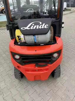 Empilhador a gás 2026  Linde H18T (14)