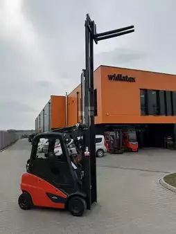 Empilhador a gás 2026  Linde H18T (15)