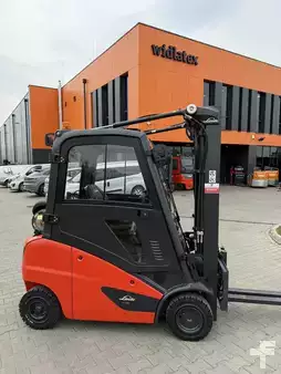 Empilhador a gás 2026  Linde H18T (2)